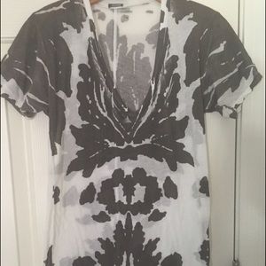 Monrow V-neck Short sleeve filigree tee